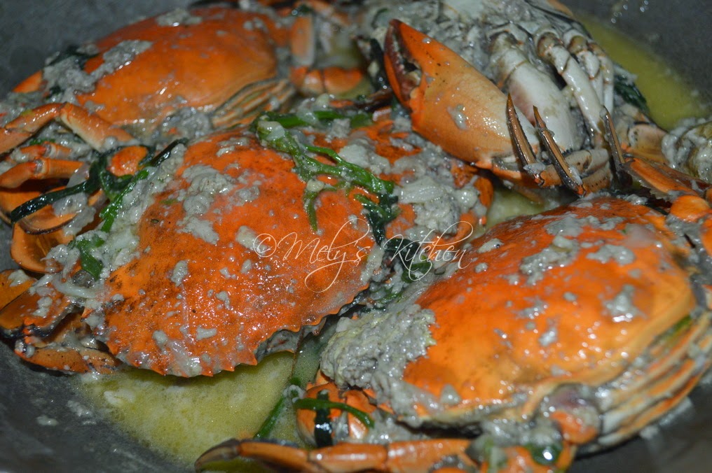 Mely's kitchen Crab in Coconut Milk