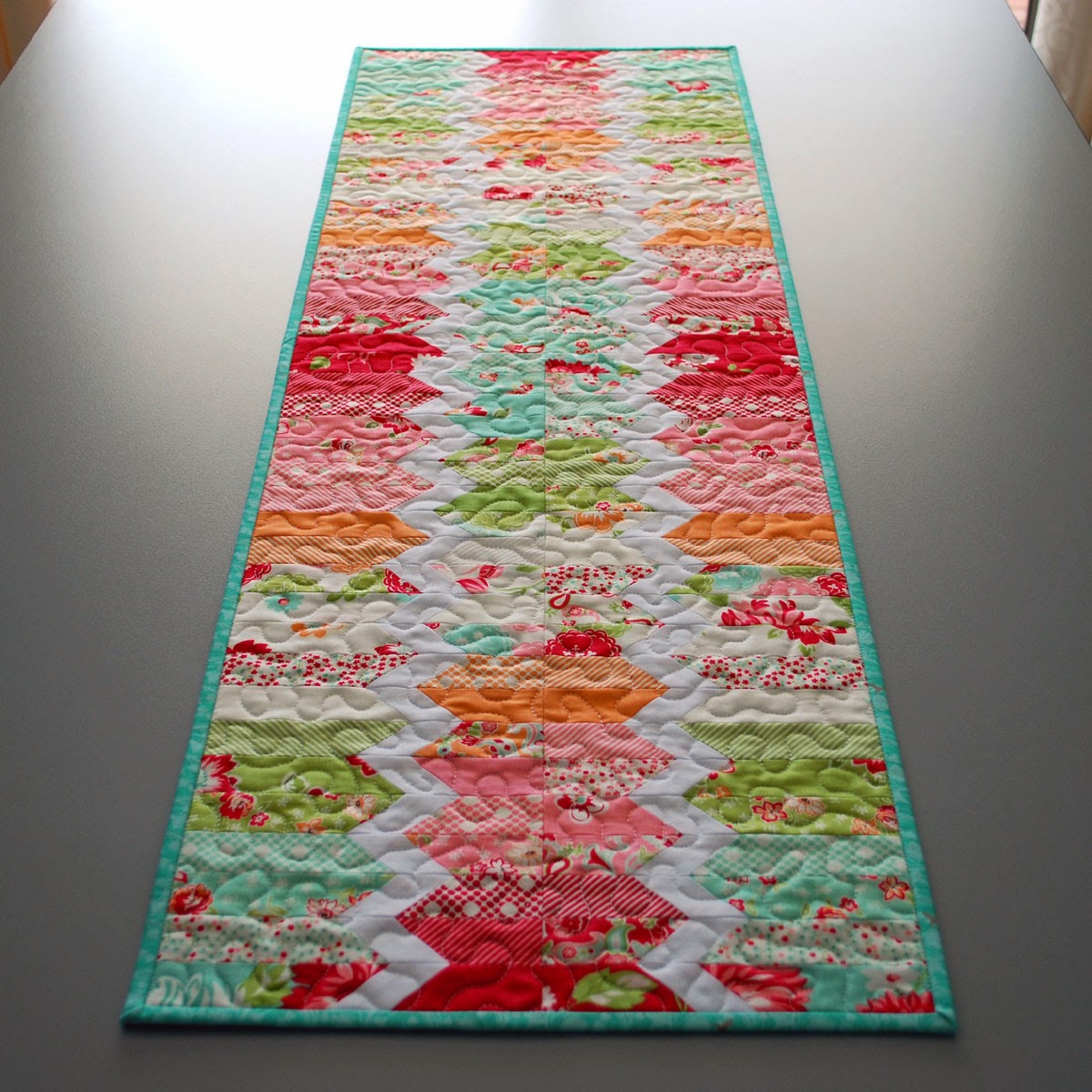 Hope's Quilt Designs Scrumptious! Zigzag Run Table Runner