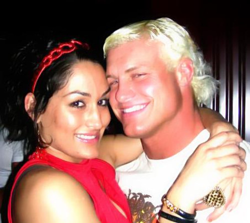 Who is currently dating in the wwe