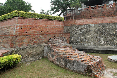 安平古堡(内城半円堡遺跡)