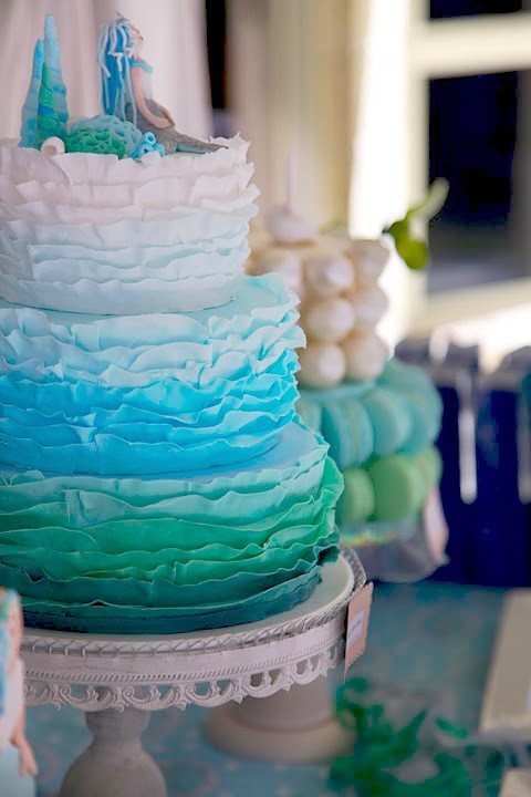 Ruffled Wedding Cakes