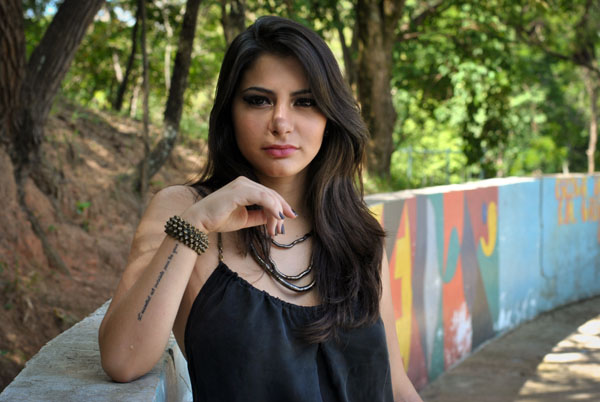 Bárbara Urias - look rocker P&B - streetstyle Bárbara Urias - look rocker P&B - streetstyle