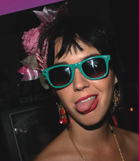 Katy é capa da edição de agosto da Inland Empire Ingressos de Katy Perry