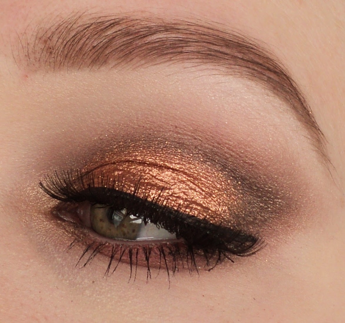 The Make Up Hotspot Copper sparkle mac ooglook