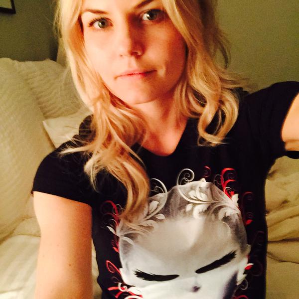 Дженнифер Моррисон создала футболку 