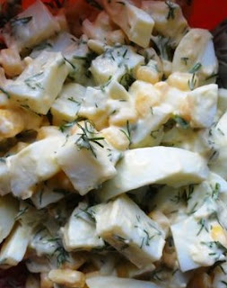 Салат с копченым кальмаром