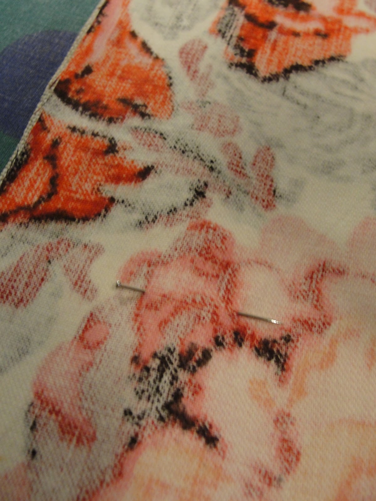 one half world How to sew a table skirt