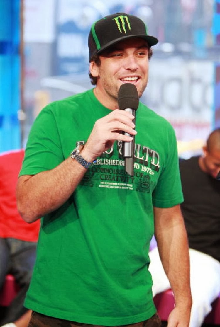 Men&rsquo;s Underwear Reporter: T.J. Lavin