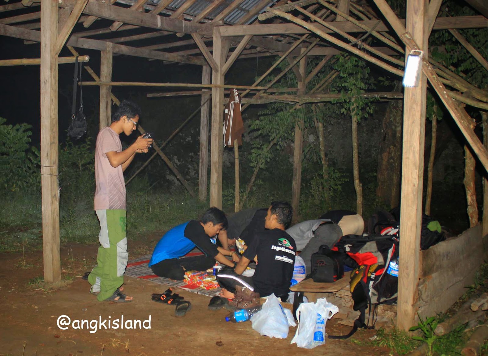 puncak purba serunya anak gunung
