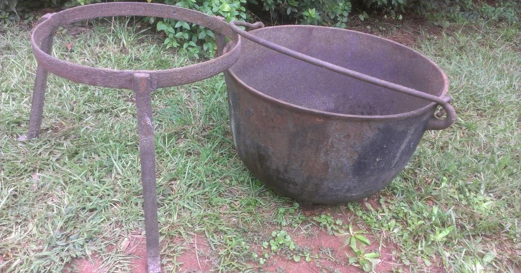 Annie's Eclectic Finds Large Cast Iron Kettle/Cauldron w Stand