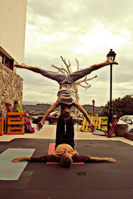 sabado 29 octubre taller de acro yoga en puerto de sagunto de 11 a 13,30
