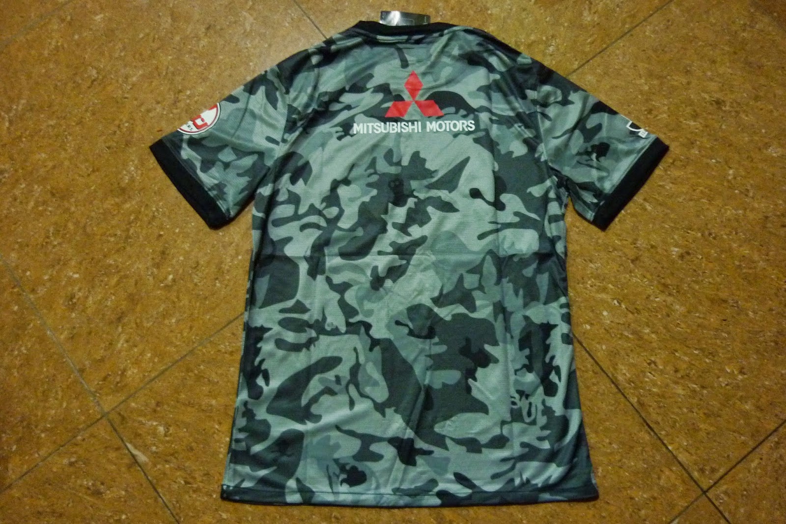 reds camo shirt