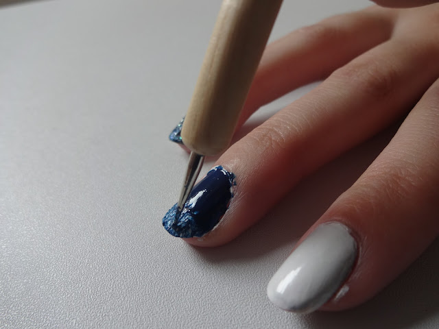 How To: Blue Ombre Nails 5