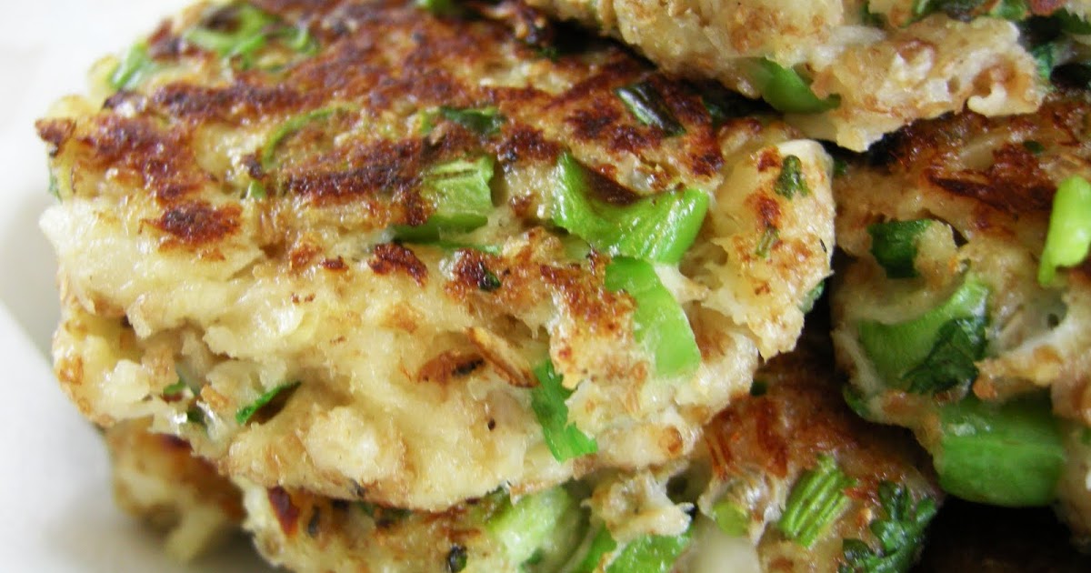 Peng's Kitchen Seafood Fried Rice & Crab Cakes