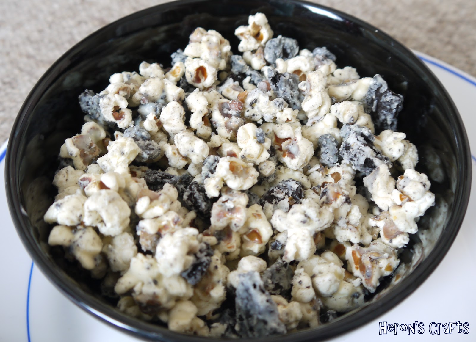 Heron's Crafts Cookies and Cream Popcorn and Printable