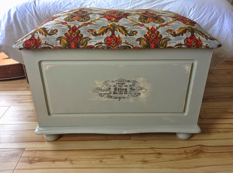 itakins&co. UpcyclingFrom Dreary Old Blanket Box To French Vintage Chic.