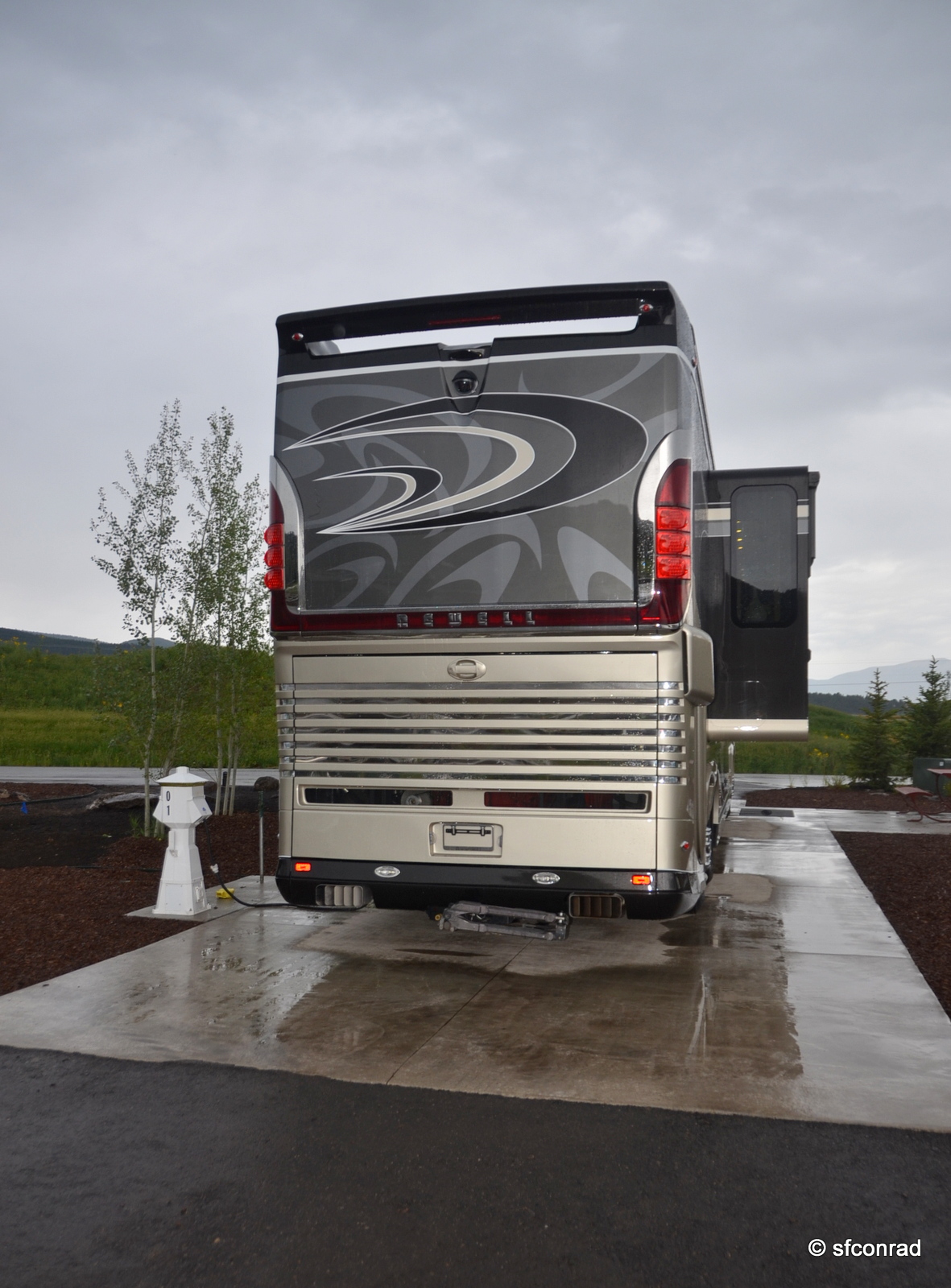 PUPPY PATHS RVing FullTime NEWELL COACH