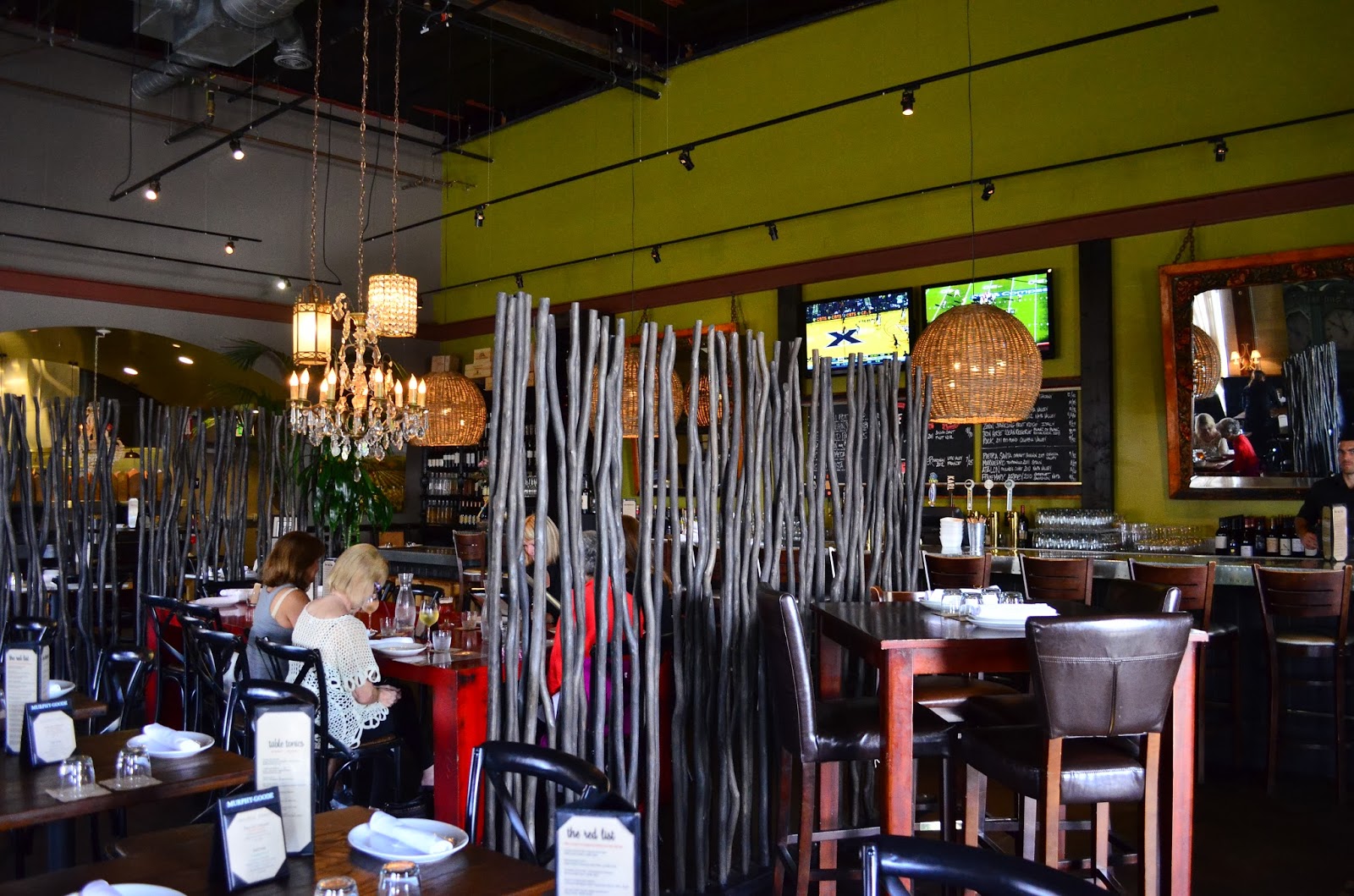 Hedofoodia Red Table, Huntington Beach