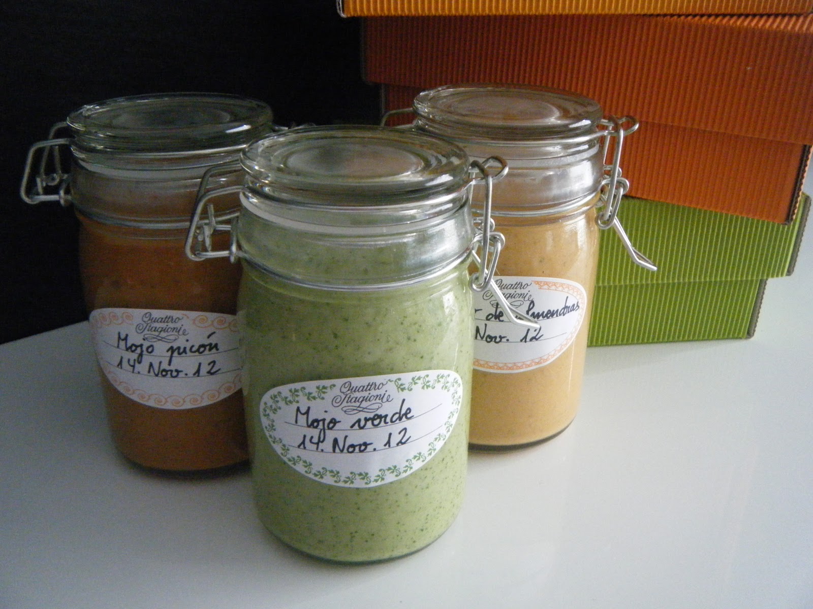 Tomillo, laurel y otras cosas de comer.: TRÍO DE MOJOS PARA REGALAR