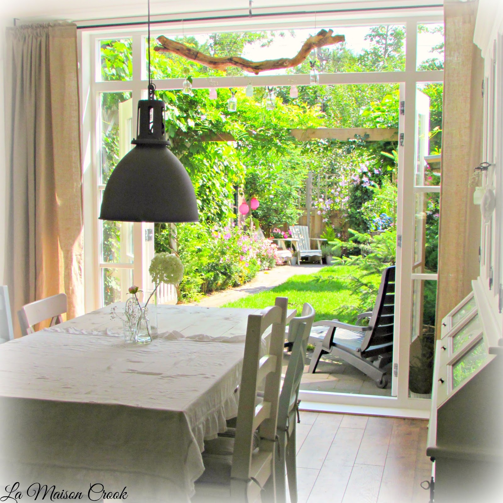 La maison crook: woonkamer en tuin 2015 / livingroom and garden 2015