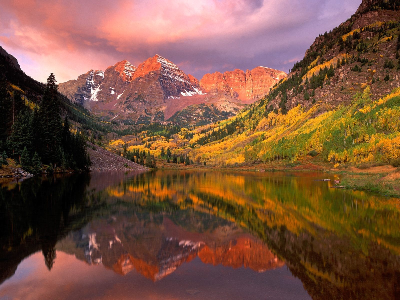 http://4.bp.blogspot.com/-D4JyX3rnW3I/Tz3HBcfC8ZI/AAAAAAAACMo/YXzhukFjrv4/s1600/Mountain-in-Fall-HD-Desktop-wallpaper.jpg