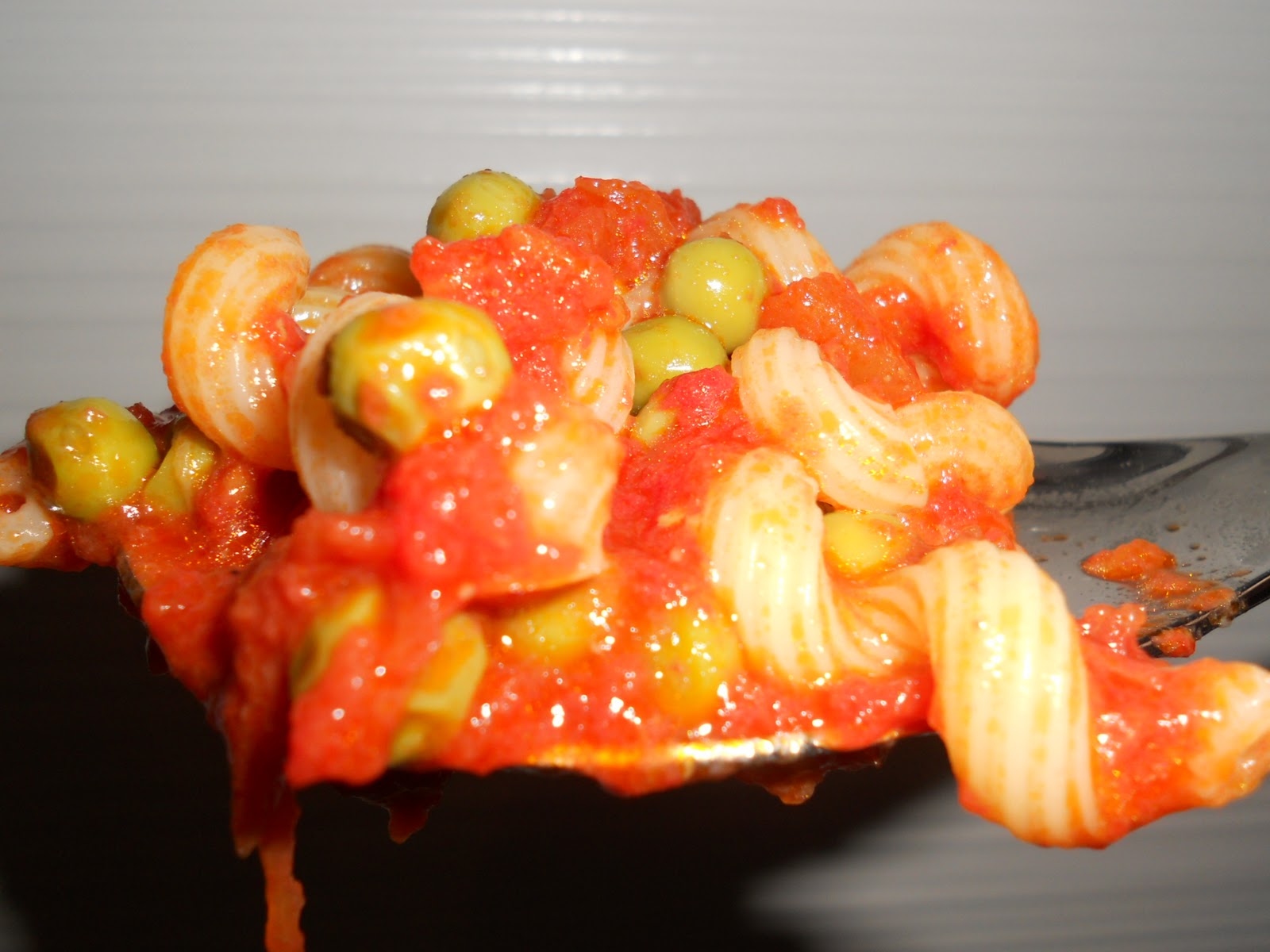 Pasta pomodoro e piselli