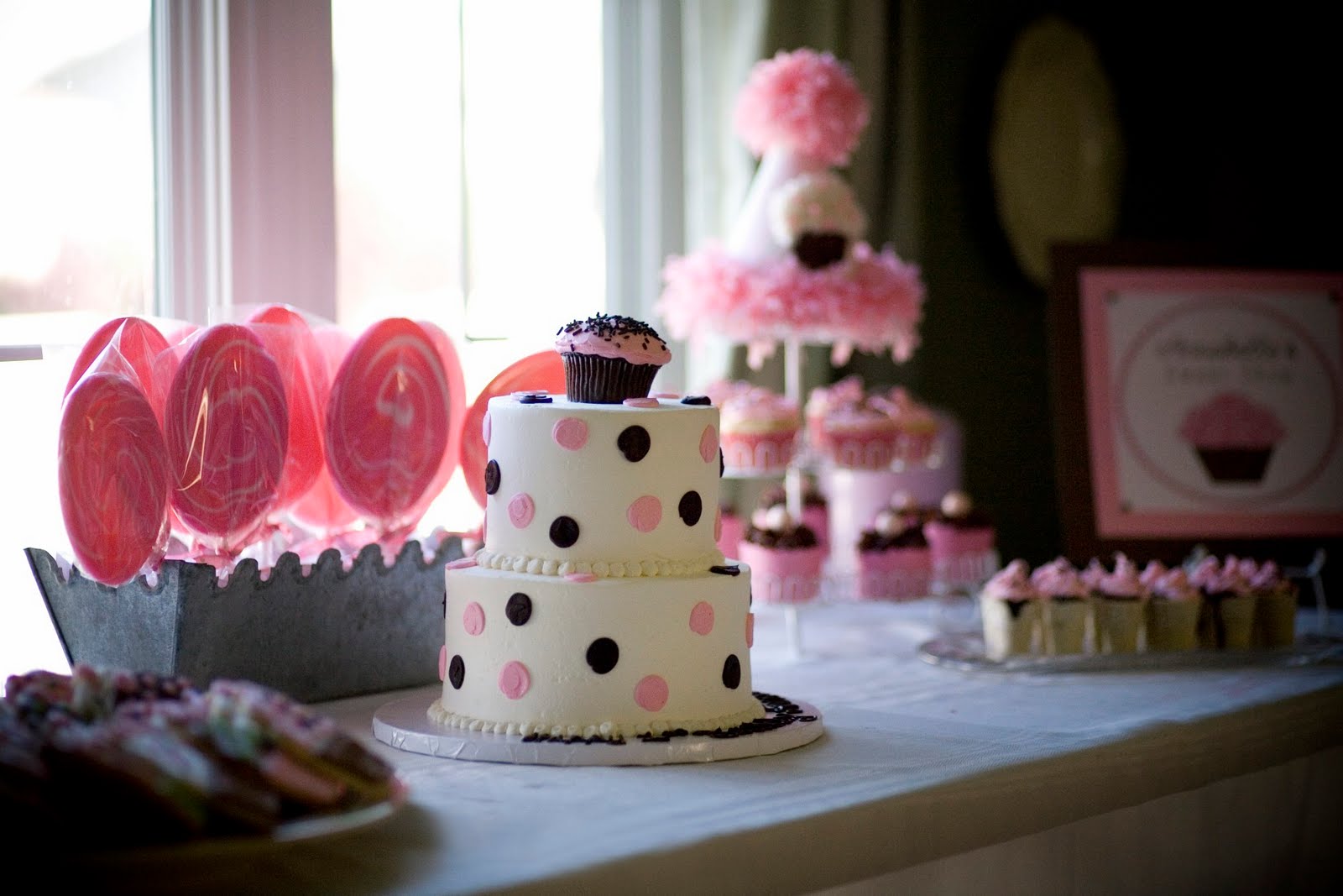 Sheek Shindigs {Real Parties} A Cupcake Themed First Birthday Party