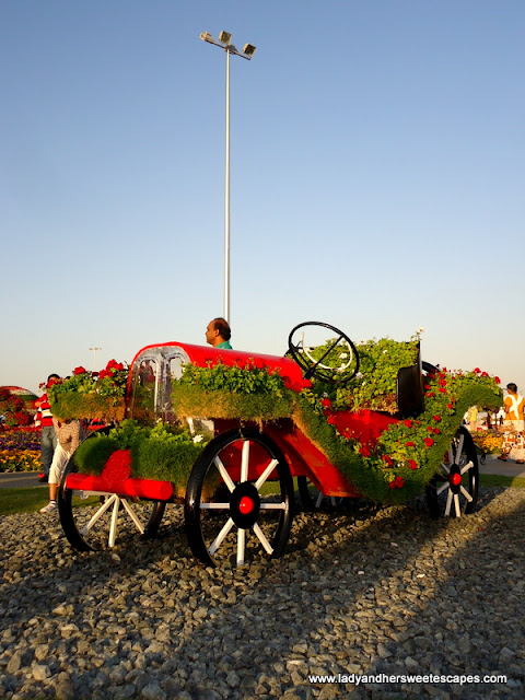 vintage car at Miracle Garden