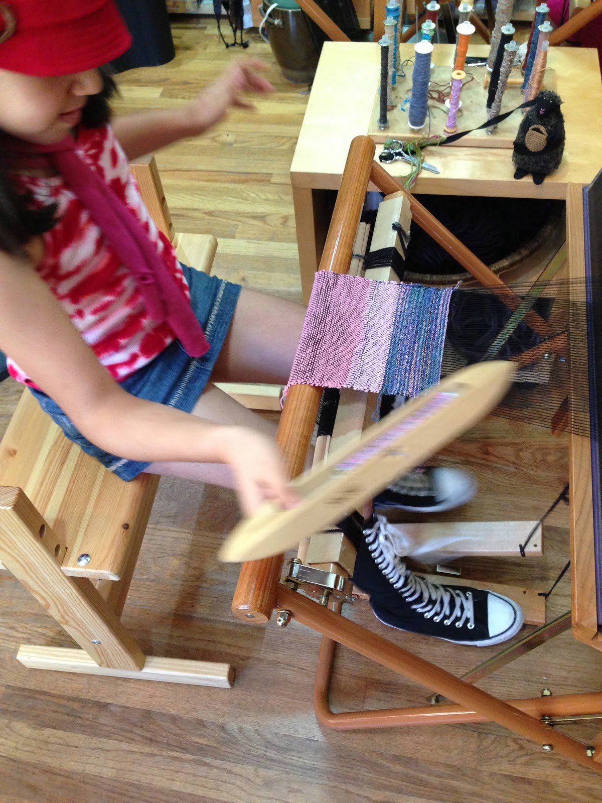 CENTERING WITH FIBER Children's weaving classes on Saori looms