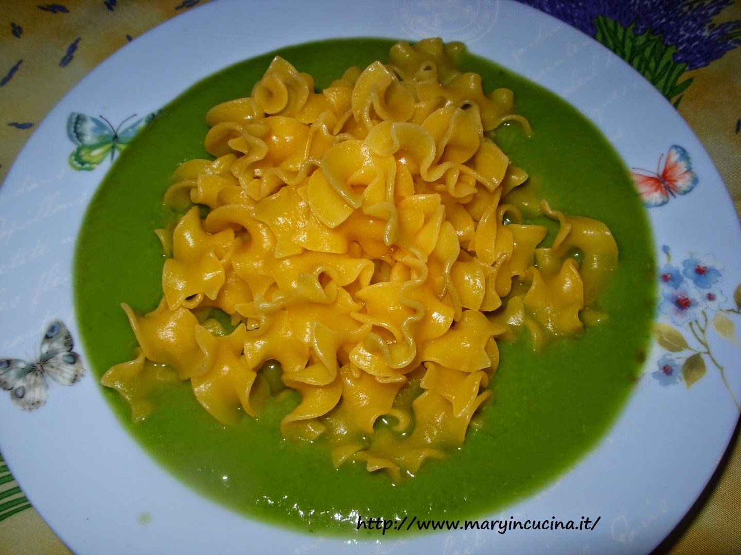 pasta al mais con vellutata di piselli freschi