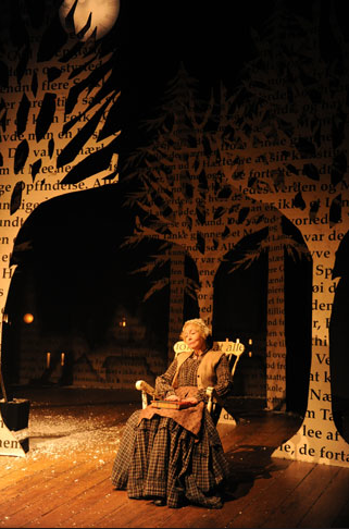 Su blackwell essay 07 picture