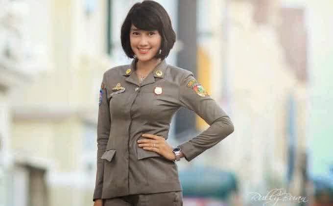 Profil Biodata dan Foto Winda Satpol PP cantik Profil Biodata dan Foto Winda Satpol PP cantik