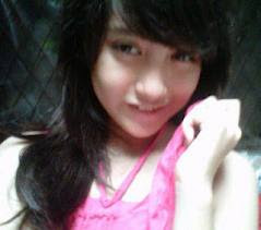 Nic, kamu kalo lagi horny, sukanya ngapain?"
