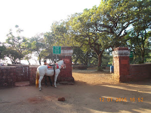 Entrance to "Bombay Point(Sunset Point)"