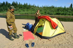 Лагерь на песке - меньше комаров, река Шапкина