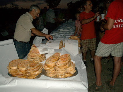 Berenar-sopar a la masia de Can Coma Berenar-sopar a la masia de Can Coma
