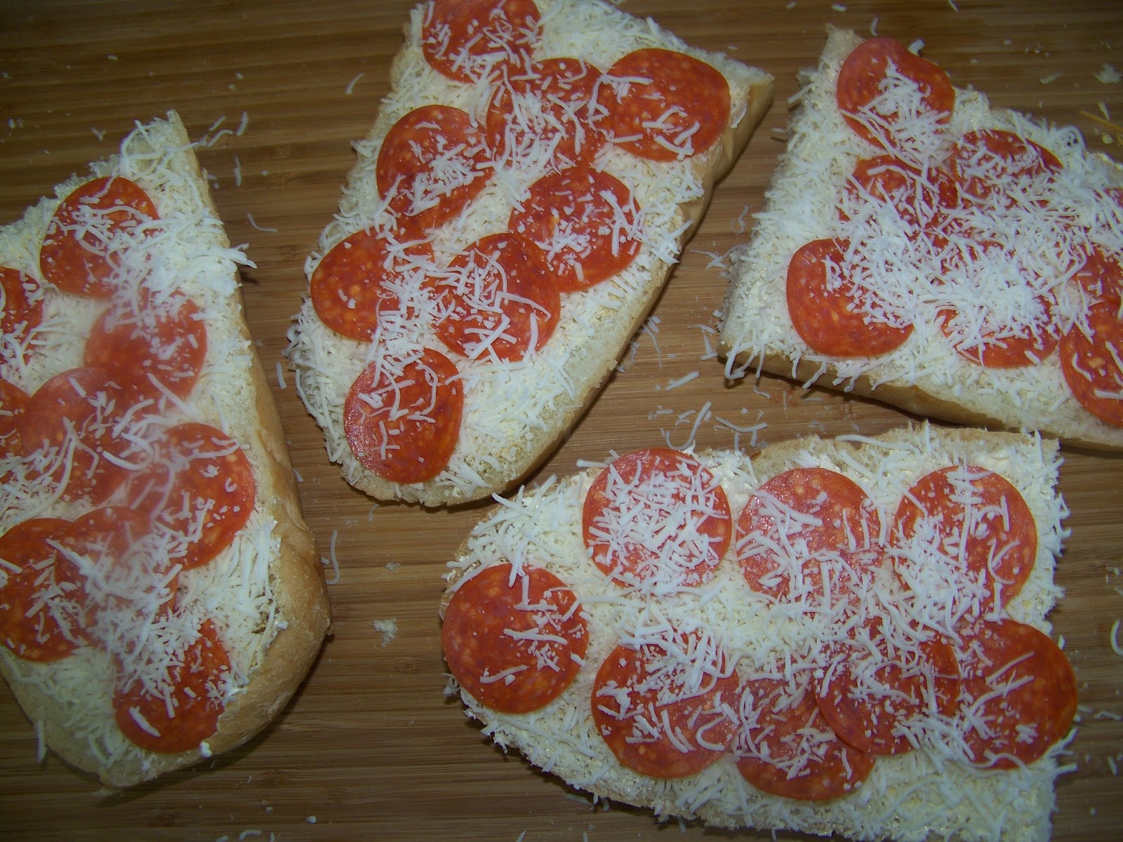 Kitchen Simmer Garlic and Pepperoni French Bread Pizzas
