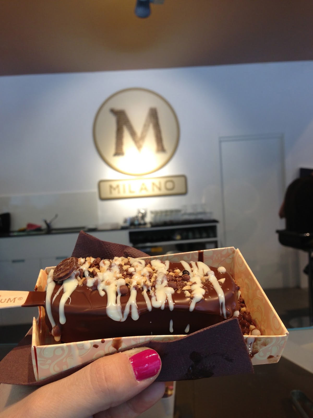 İyi Ye, Çok Gez Magnum Pleasure Store Milano