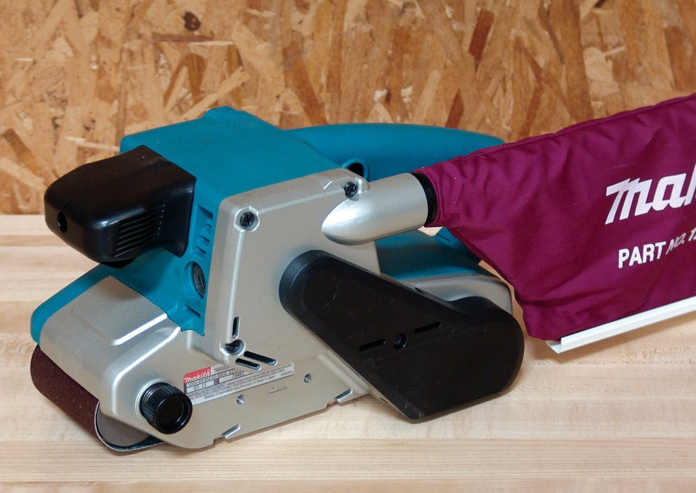 Makita 9903 8.8 Amp 3Inchby21Inch Variable Speed Belt Sander with