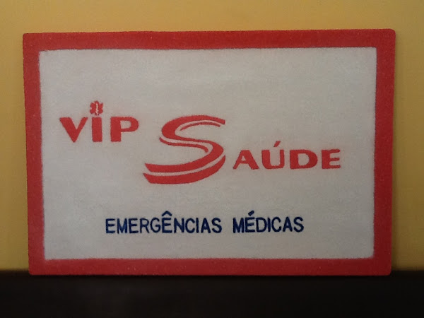 Quadro com a logomarca da Vip Saúde.