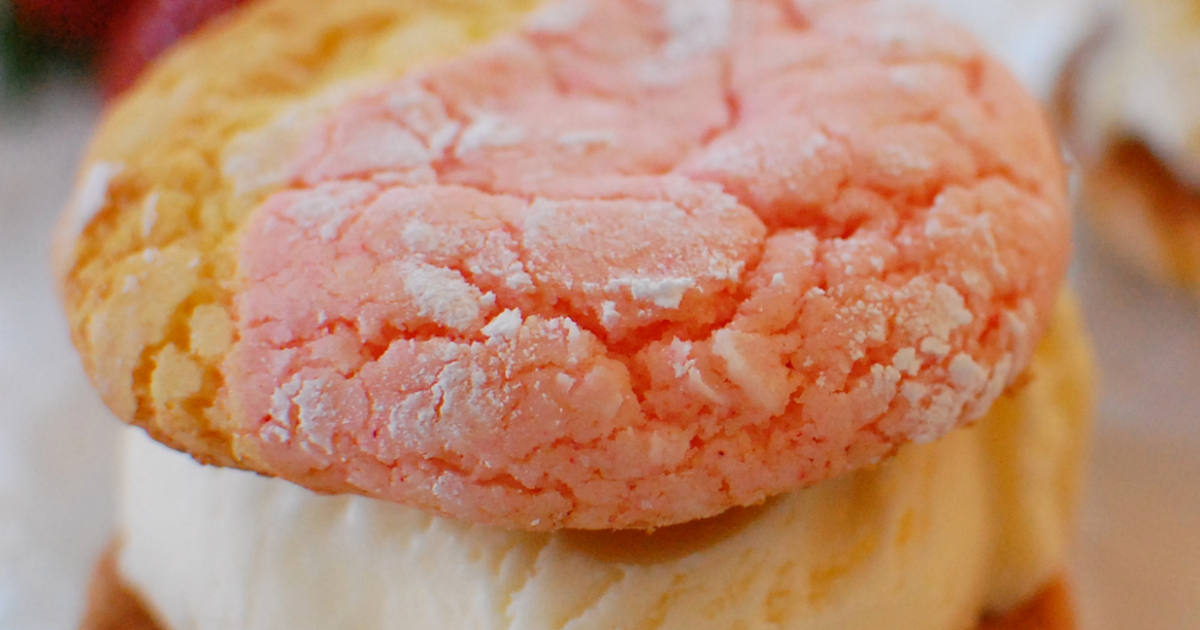 A Sprinkle of This and That Summer Strawberry Lemonade Ice Cream