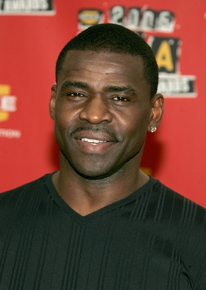 Michael irvin speaks "Out" for gays after brothers death.
