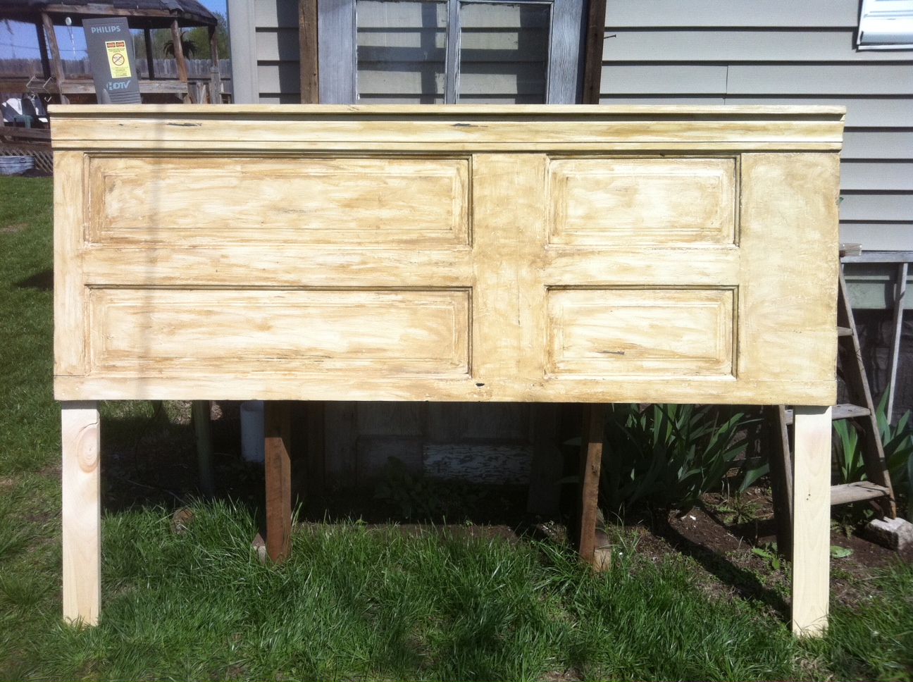 My Ratty Style My first old door headboard