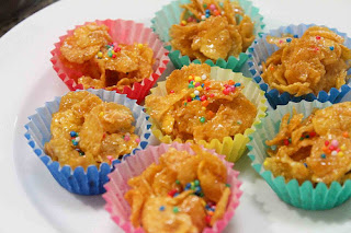 Teratak Alymaz: Perancangan Biskut Raya 2012