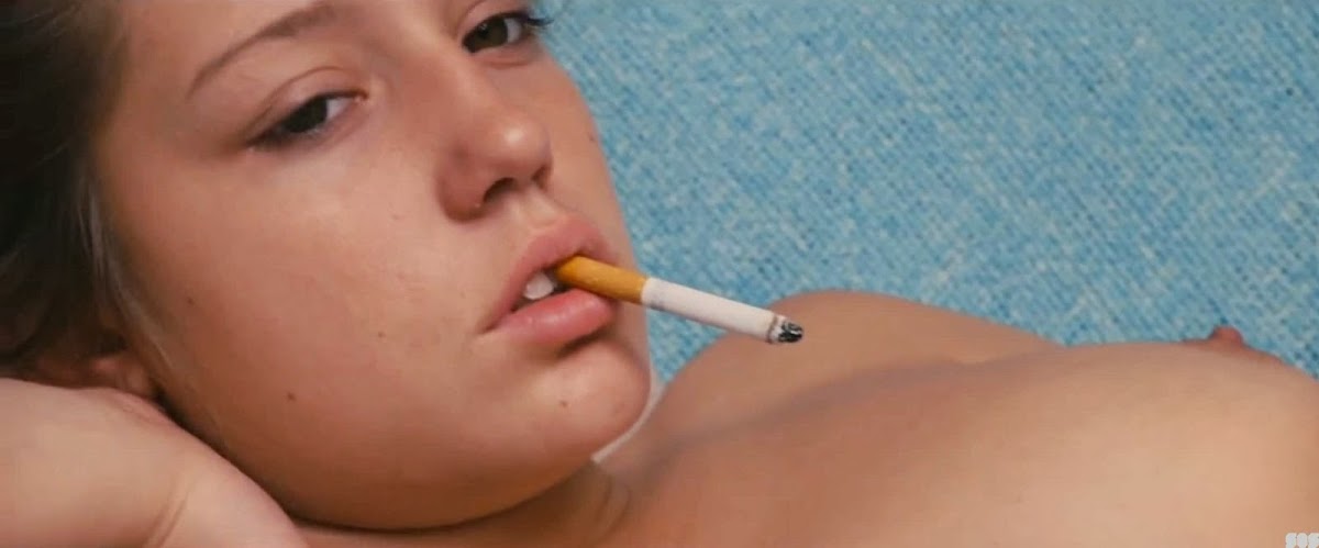 http://4.bp.blogspot.com/-DJwxNs9ooLk/UmWI28JUjAI/AAAAAAAAAVs/7JiwyE1QxK4/s1200/Blue+Is+the+Warmest+Colour+01.jpg