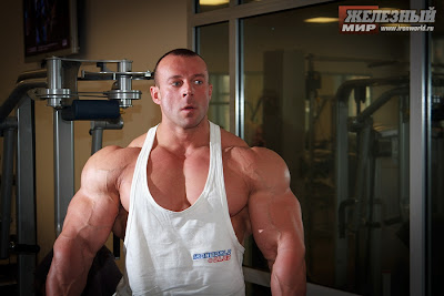 Alexei Shabunya, At the gym, Belarus, Giants, Muscles with shirts, 