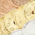 Yen Profits from Signs of Global Slowdown