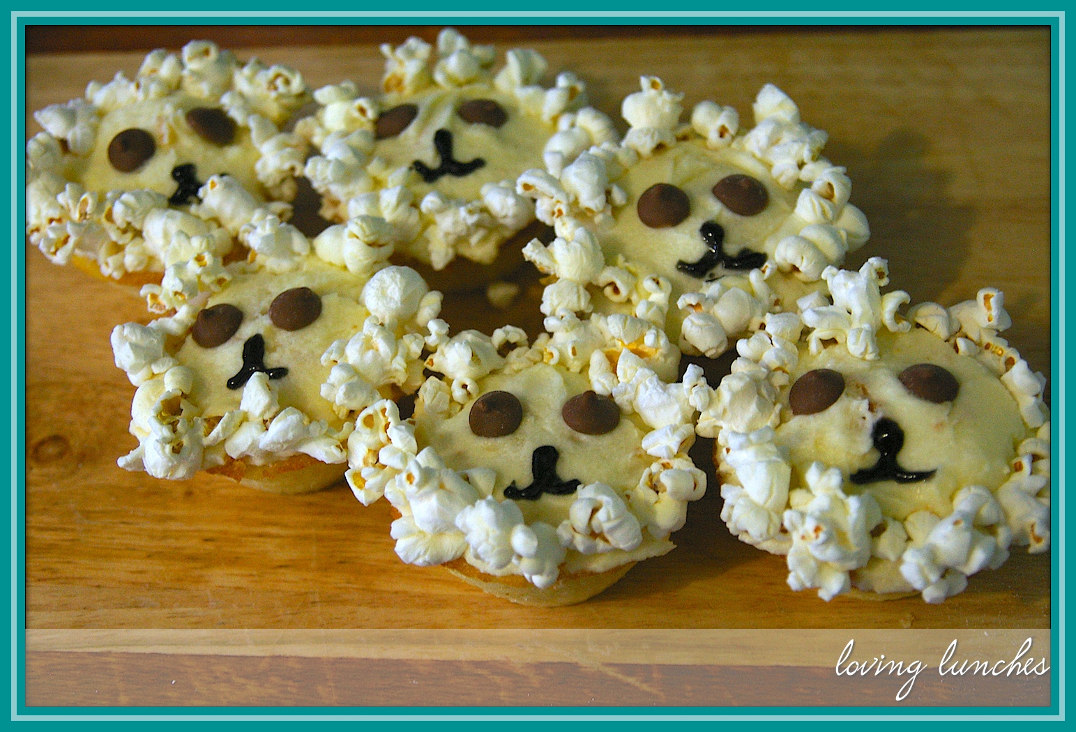 Loving Lunches Popcorn Lion Cupcakes