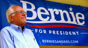 <b><a href="http://BernieSanders.com/">Bernie Sanders. A Future To Believe In.</a></b>