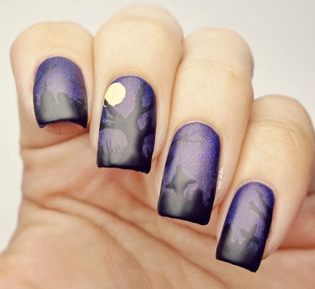 Halloween nail art